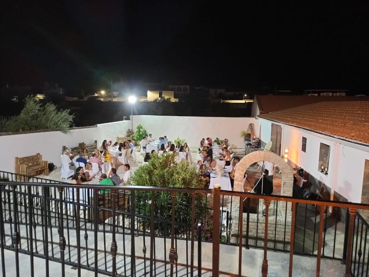 Complejo Rural Rincon Del Paraiso Valencia del Mombuey Ngoại thất bức ảnh
